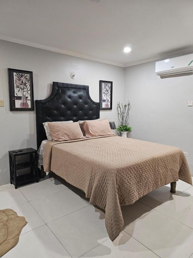 Secret Hideaway Apartment โอโชรีโอส ภายนอก รูปภาพ